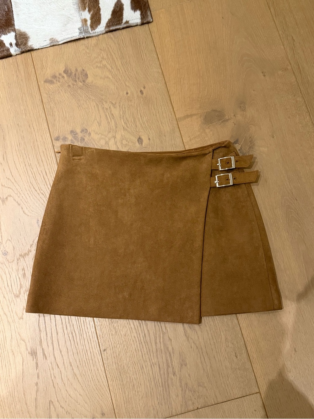 En Saison Camel Suede Mini Skirt with Double Buckles